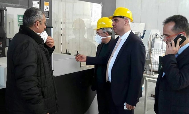 Hacı Ali Hasgül, Turkuaz Seramik Fabrikasında İncelemelerde Bulundu Hacı Ali Hasgül, Turkuaz Seramik Fabrikasında İncelemelerde Bulundu