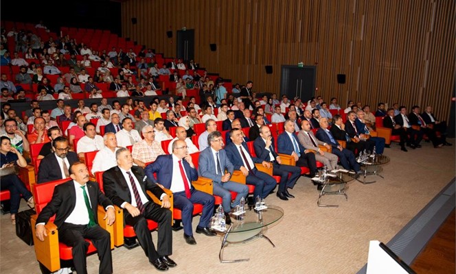 Türkiye Teknoloji Buluşmaları ‘Dijitalleşme ve E-Ticaret’ Semineri Kayseri’de Yapıldı.