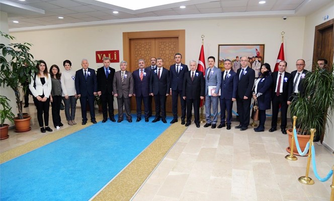 Vali Süleyman Kamçı’ya Vergi Haftası Ziyareti Vali Süleyman Kamçı’ya Vergi Haftası Ziyareti
