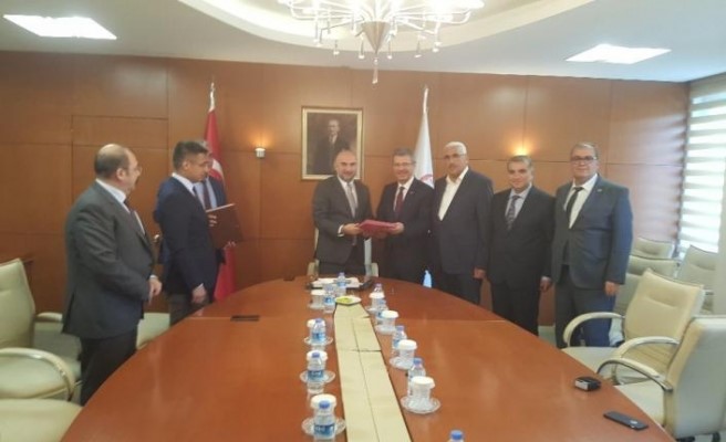 Turhal Şeker Fabrikası’nın Kayseri Şeker’e Devir Töreni Yapıldı Turhal Şeker Fabrikası’nın Kayseri Şeker’e Devir Töreni Yapıldı